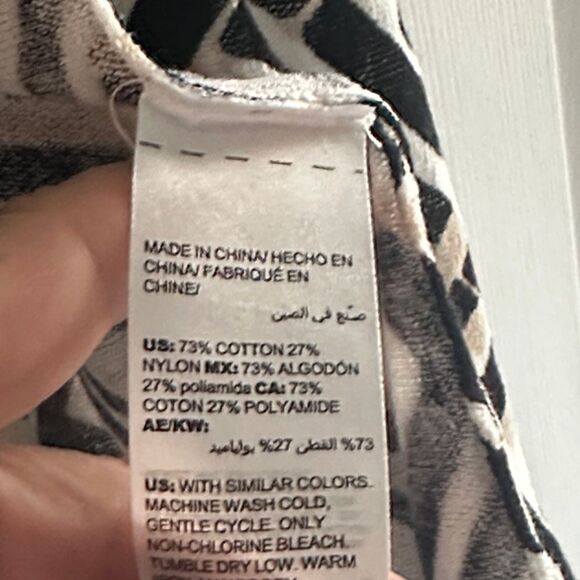 Chico’s Geometric Patterned Black and White Women's Open Sweater - Size 2 - Picture 6 of 7